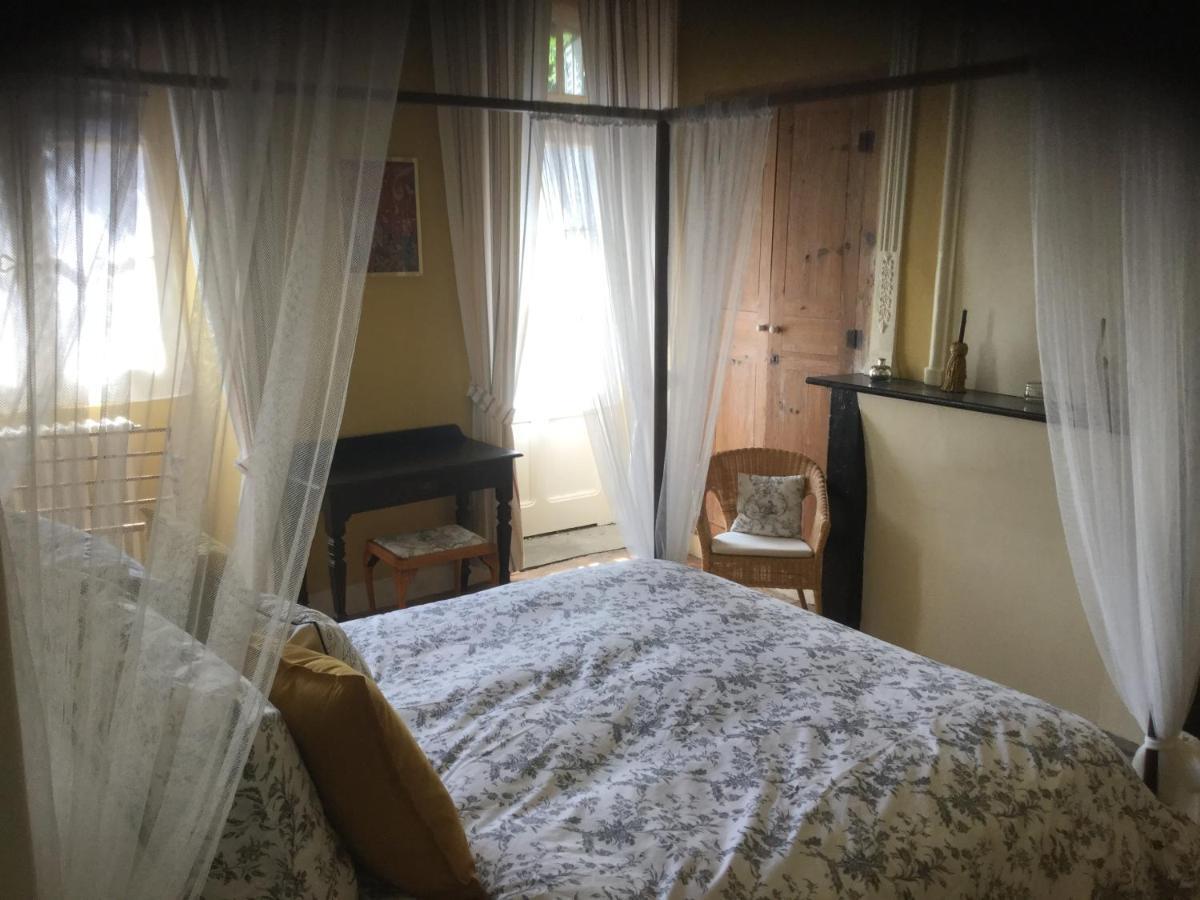 Bed and Breakfast Maison Delmas Puy-l'Eveque Экстерьер фото